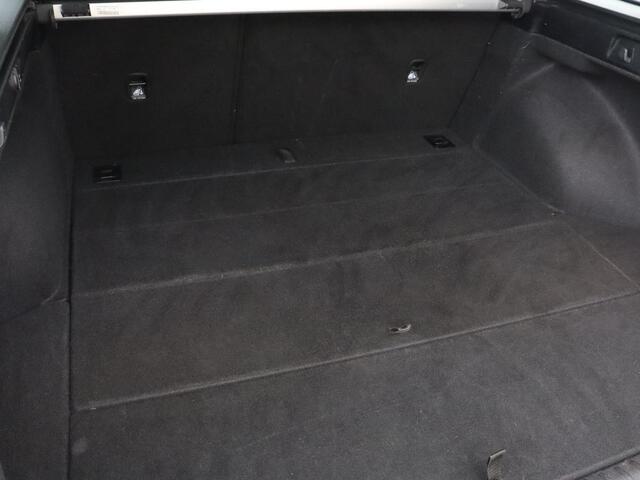 KIA CEE D Ceed 1.6 CRDi DynamicLine | Trekhaak | Camera | Carplay | Navigatie | Climate control | Parkeerhulp | Cruise control | Bluetooth