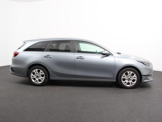 KIA CEE D Ceed Sportswagon 1.5 T-GDi 160pk Prestige Navigatie Apple Carplay/Android Auto Camera Stoel- en stuurverwarming Cruise Control Climate Control Start/Stop systeem Getinte ramen