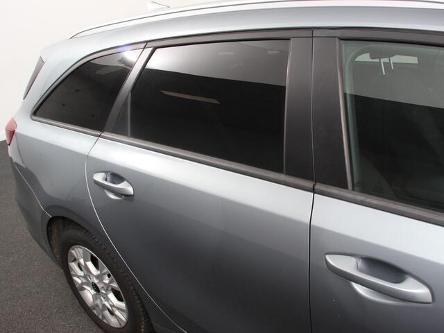 KIA CEE D Ceed Sportswagon 1.5 T-GDi 160pk Prestige Navigatie Apple Carplay/Android Auto Camera Stoel- en stuurverwarming Cruise Control Climate Control Start/Stop systeem Getinte ramen