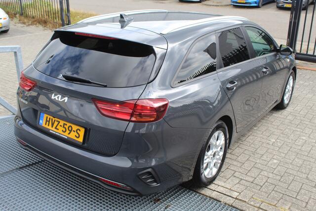 KIA CEE D Ceed Sportswagon 1.0 T-GDi DynamicPlusLine Cruise control/Climate control/Lane assist/Apple carplay/Stoelverwarming/Stuurverwarming/Achteruitrijcamera/DAB/LED koplampen/16'' Lichtmetalen velgen.