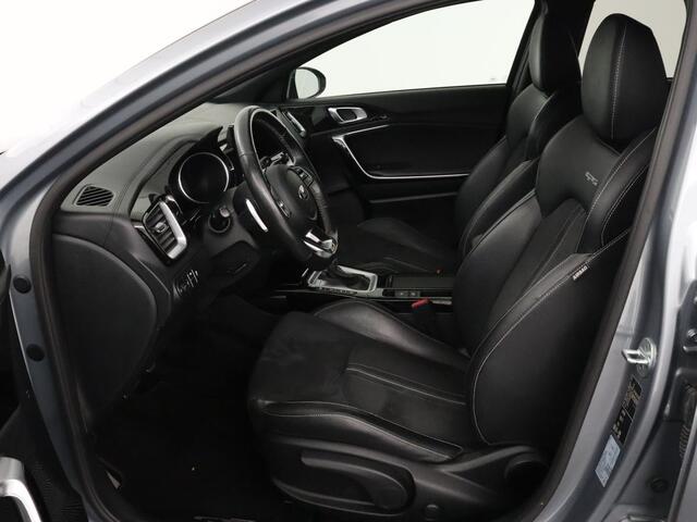 KIA CEE D Ceed 1.5 T-GDi GT-Line | Leder/Alcantara | Stoel & stuurverwarming | JBL Sound | Adaptive cruise | Camera | Carplay | Keyless | Navigatie | Full LED