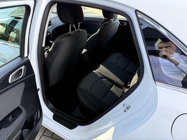 KIA CEE D Ceed 1.0 T-GDi DynamicLine | Climate Control | Cruise Control | Navigatie | Camera | 6-bak | Tot 10Jr. Kia-Garantie