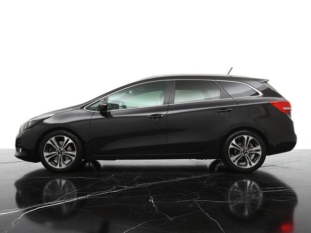 KIA CEE D ceed Sportswagon 1.0 T-GDi 120PK GT-Line - Navigatie - Camera - 17 inch LM velgen - Stoelverwarming - Xenon - Trekhaak - 12 maanden garantie