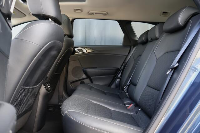 KIA CEE D Ceed Sportswagon 1.4 T-GDi ExecutiveLine Automaat 140pk | Full Options! | Leer | Panoramadak | Stoelverwarming / ventilatie | Keyless | Camera | JBL Audio | Trekhaak