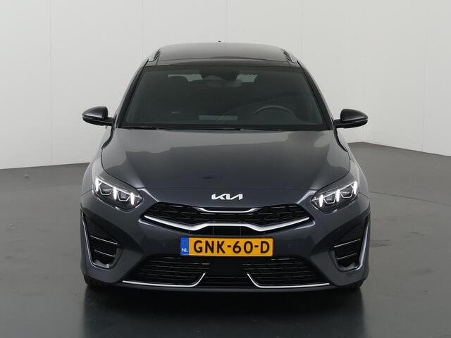 KIA CEE D Ceed SW 1.5 T-GDi DCT7 GT-Line | Panoramadak | Stoel/Stuurwielverwarming | Sportstoelen | Slimme automatische achterklep | Dodehoek detectie