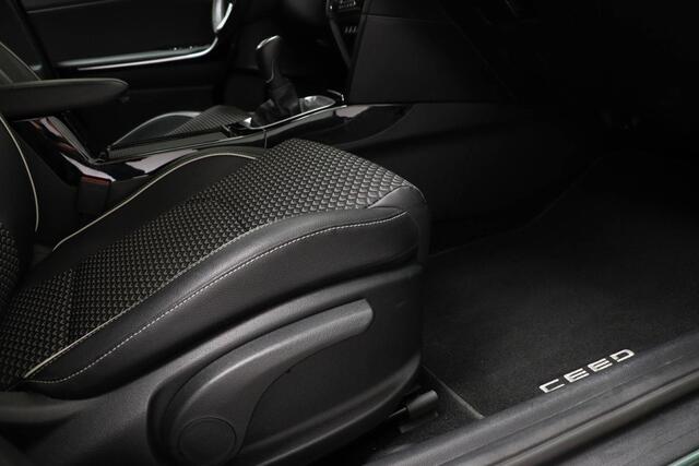 KIA CEE D Ceed Sportswagon 1.5 T-GDi DynamicPlusLine | STUURVERWARMING | DAB | APPLE | CAMERA