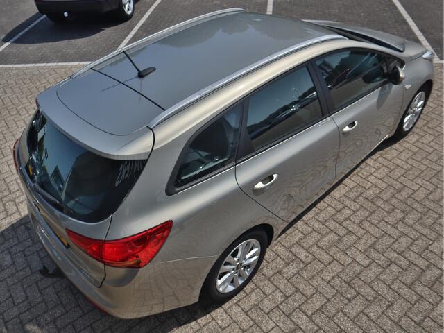 KIA CEE D cee'd 1.0 T-GDi First Edition | Navigatie | Camera | Cruise Control | Trekhaak |