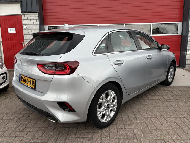 KIA CEE D Ceed 1.0 T-GDi DynamicLine NWE MODEL / NAVI / CLIMA / PDC / CAMERA / DAB+ / CARPLAY / NL-AUTO