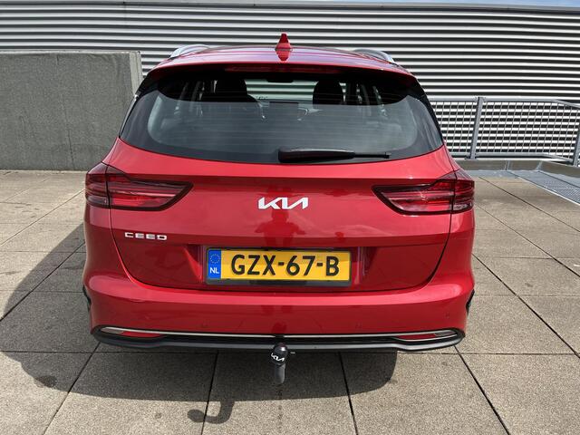 KIA CEE D Ceed Sportswagon 1.5 T-GDi DynamicLine 6-BAK TREKHAAK | NAVIGATIE | ACHTERUITRIJCAMERA