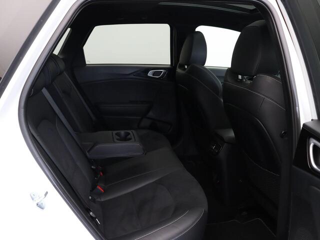 KIA CEE D Ceed Sportswagon 1.5 T-GDi GT-PlusLine | Panoramadak | Stoel en Stuurverwarming | JBL Audio |