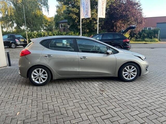 KIA CEE D cee'd 1.6 GDI First Edition