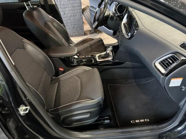 KIA CEE D 1.0 T-GDI DYN.PLUSL. CAMERA. STUUR EN STOEL VERWARMING.