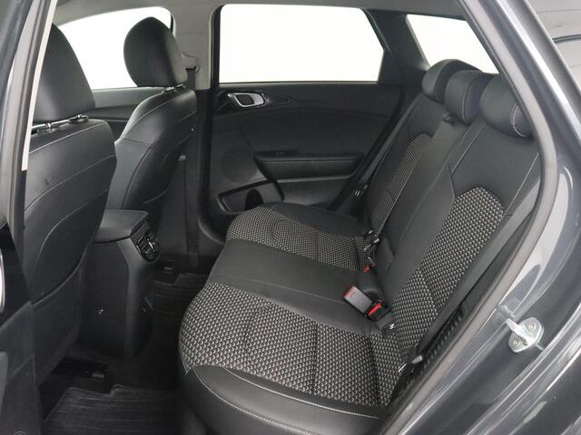 KIA CEE D Ceed Sportswagon 1.6 GDI PHEV ExecutiveLine | Automaat | Camera | Cruise control | Climate control | LMV 17 inch | LED | Stuurverwarming | Stoelverwarming | Lane assist | Navigatie