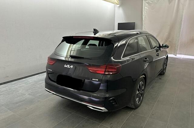 KIA CEE D Ceed Sportswagon 1.6 GDI PHEV DynamicLine | Dealer onderhouden, 1e eigenaar, Navigatie, Carplay, LED, Parkeersensoren & Camera, 1300kg trekgewicht!