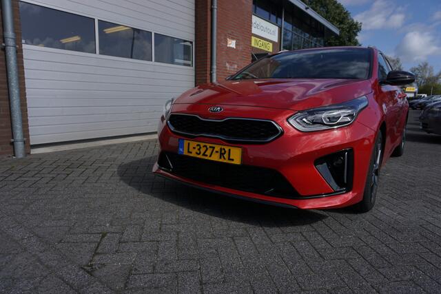 KIA CEE D Ceed Sportswagon 1.5 T-GDi 160PK GT-LINE BUSINESS EDITION ORIGINEEL NL DEALER ONDERHOUDEN CAMERA XENON/LED ALCANTARA/LEDER STOEL+STUURVERWARMING ANDROID/APPLECARPLAY NAVI CLIMA CRUISE BLUETOOTH PDC V+A KEYLESS ENZ...