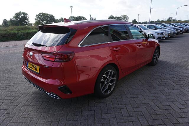 KIA CEE D Ceed Sportswagon 1.5 T-GDi 160PK GT-LINE BUSINESS EDITION ORIGINEEL NL DEALER ONDERHOUDEN CAMERA XENON/LED ALCANTARA/LEDER STOEL+STUURVERWARMING ANDROID/APPLECARPLAY NAVI CLIMA CRUISE BLUETOOTH PDC V+A KEYLESS ENZ...