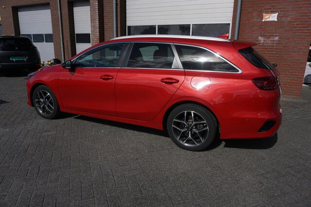 KIA CEE D Ceed Sportswagon 1.5 T-GDi 160PK GT-LINE BUSINESS EDITION ORIGINEEL NL DEALER ONDERHOUDEN CAMERA XENON/LED ALCANTARA/LEDER STOEL+STUURVERWARMING ANDROID/APPLECARPLAY NAVI CLIMA CRUISE BLUETOOTH PDC V+A KEYLESS ENZ...