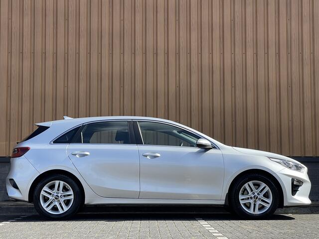 KIA CEE D Ceed 1.6 CRDi DynamicLine | Exportprijs | Airconditioning | Cruise Control | Apple Carplay | Android Auto | Lichtmetaal 16'' | Radio | Navigatie |