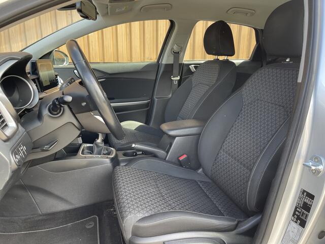 KIA CEE D Ceed 1.6 CRDi DynamicLine | Exportprijs | Airconditioning | Cruise Control | Apple Carplay | Android Auto | Lichtmetaal 16'' | Radio | Navigatie |