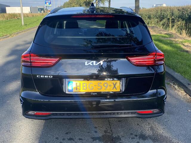 KIA CEE D Ceed Sportswagon 1.5 T-GDi DynamicLine | Demo | Apple Carplay/Android Auto | Camera | Adaptieve cruise control | LED | DAB |