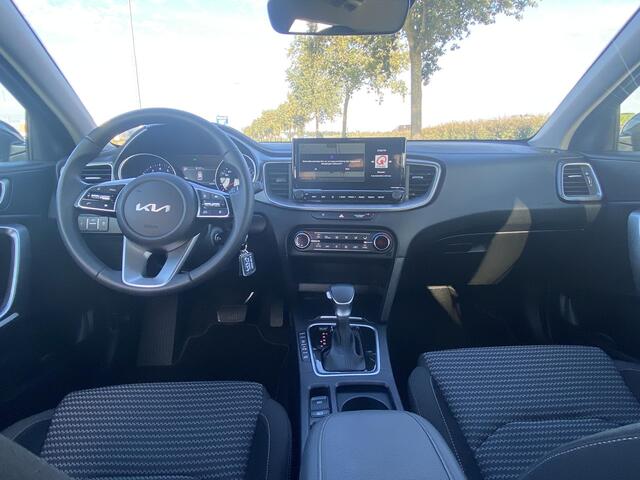 KIA CEE D Ceed Sportswagon 1.5 T-GDi DynamicLine | Demo | Apple Carplay/Android Auto | Camera | Adaptieve cruise control | LED | DAB |