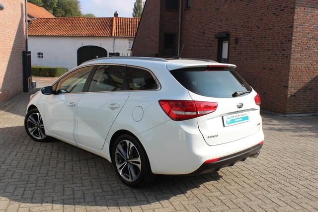 KIA CEE D Ceed Sportswagon 1.0 T-GDi GT-Line Business Edition 120pk Navi, Camera, Panoramadak, Led, Cruise, 17"