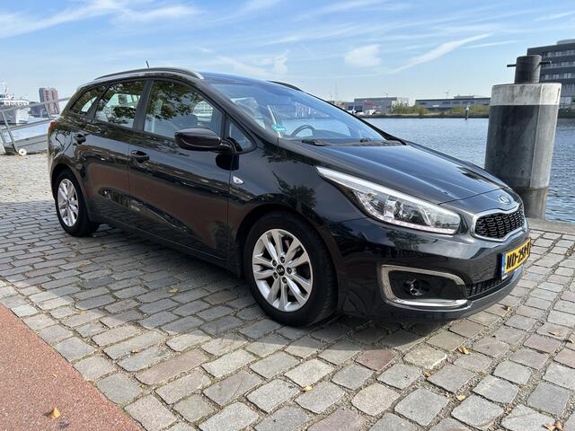 KIA CEE D cee'd Sportswagon 1.6 GDI First Edition navi/camera airco/ecc apk