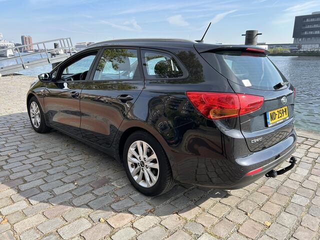 KIA CEE D cee'd Sportswagon 1.6 GDI First Edition navi/camera airco/ecc apk