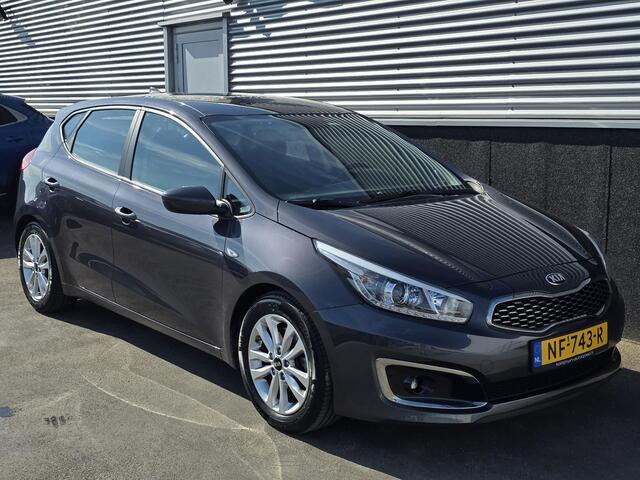 KIA CEE D cee'd 1.6 GDI ComfortPlusLine Navigator Incl: Navigatie, Cruisecontrol, Airconditioning, LM velgen, Parkeerhulpcamera, Metallic lak