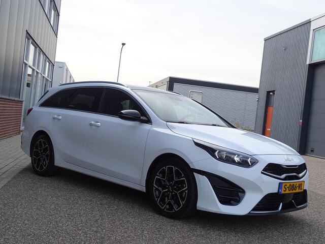 KIA CEE D Ceed Sportswagon 1.5 T-GDi GT-Line AUTOMAAT| PANORAMADAK| NAVIGATIE| CAMERA| DODE-HOEK DETECTIE| AIRCO/ECC| CRUISECONTROL| PARKEERSENSOREN