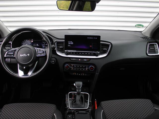 KIA CEE D Ceed Sportswagon 1.5 T-GDi DynamicPlusLine | Stoel- & stuurverwarming | Camera | Clima | Cruise | LED | Navi | Elek. achterklep | 16" LM |