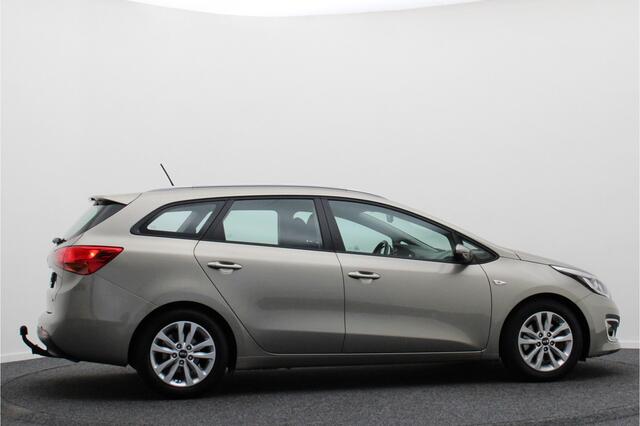 KIA CEE D cee'd Sportswagon 1.6 GDI First Edition