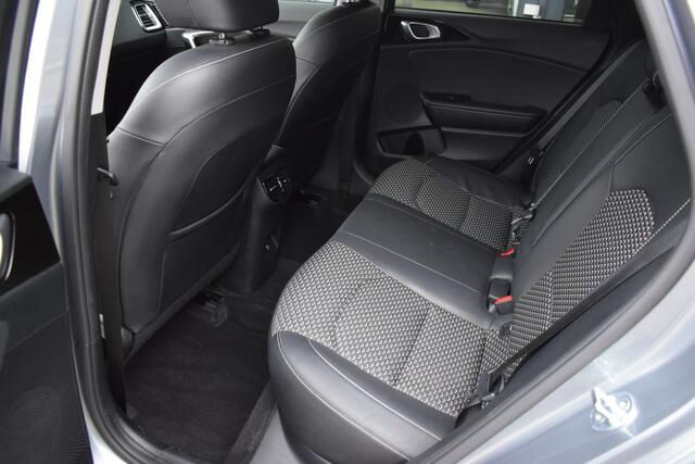 KIA CEE D Ceed Sportswagon 1.5 T-GDi DynamicPlusLine | Cruise Control | Navigatie | Camera | Stoel+StuurVerwarming | Keyless | Tot 10Jr. Kia-Garantie