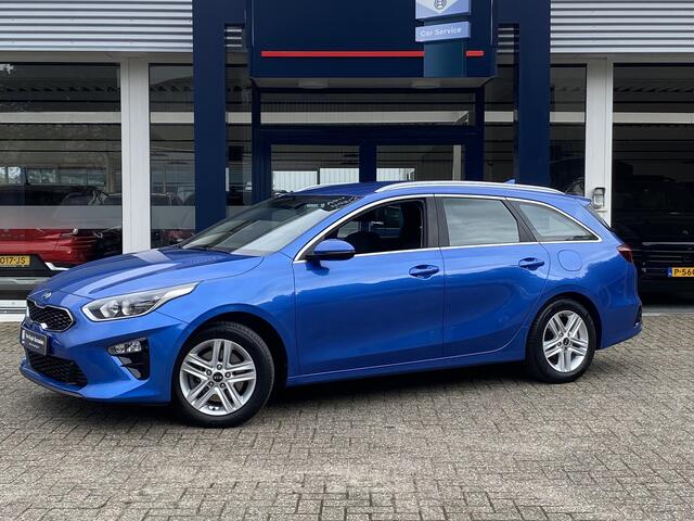 KIA CEE D Ceed Sportswagon 1.5 T-GDi DynamicLine / NL-Auto / 160 PK / 1e-Eigenaar / Trekhaak / Cruise-Control / Climate-Control / Apple-Carplay & Android-Auto / Armsteun-Voor / DAB Radio-Bluetooth / Navi / PDC-Achter met Camera / 16'' LMV / ENZ.