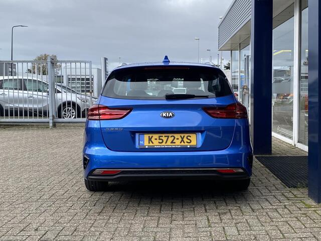 KIA CEE D Ceed Sportswagon 1.5 T-GDi DynamicLine / NL-Auto / 160 PK / 1e-Eigenaar / Trekhaak / Cruise-Control / Climate-Control / Apple-Carplay & Android-Auto / Armsteun-Voor / DAB Radio-Bluetooth / Navi / PDC-Achter met Camera / 16'' LMV / ENZ.