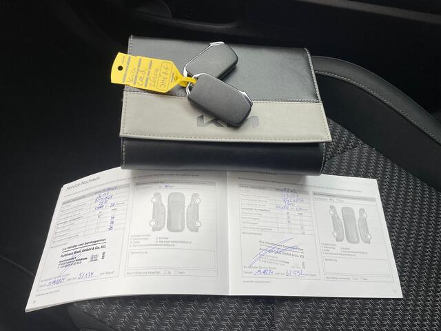 KIA CEE D Ceed Sportswagon 1.6 GDI PHEV DynamicLine Automaat Navigatie, Climate Control, Cruise Control, LED, 16"Lm, Stoel/Stuurverwarming