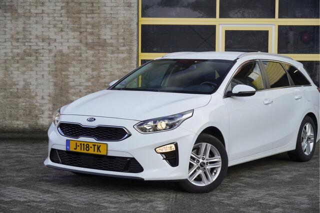 KIA CEE D Ceed Sportswagon 1.0 T-GDi DynamicPlusLine BJ2020 Lmv 16" | Led | Pdc | Navi | Keyless entry | Afneembare trekhaak | Achteruitrijcamera | Climate control | Cruise control | Verwarmde voorstoelen | Verwarmd stuurwiel | Extra getint glas