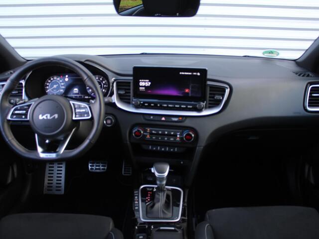 KIA CEE D Ceed Sportswagon 1.5 T-GDi GT-Line | Schuifdak | Stoel-/stuurverwarming | Camera | Cruise adapt. | 17" LM | Elek. achterklep | LED | Dodehoekdetectie |
