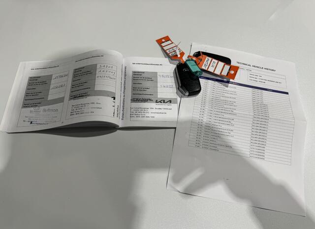 KIA CEE D Ceed Sportswagon 1.6 GDI PHEV BusinessLine Aut. | navi | carplay | led | privacy glas |