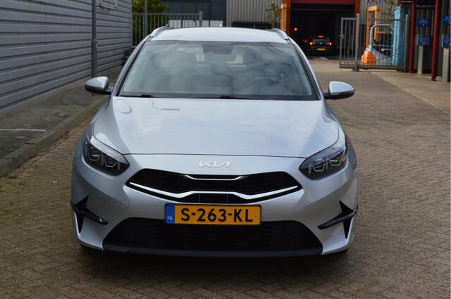 KIA CEE D Ceed Sportswagon 1.0 T-GDi MHEV DynamicLine O.a: PDC, Camera, Clima, Navi, Cruise, Carplay, Etc. All-in prijs!