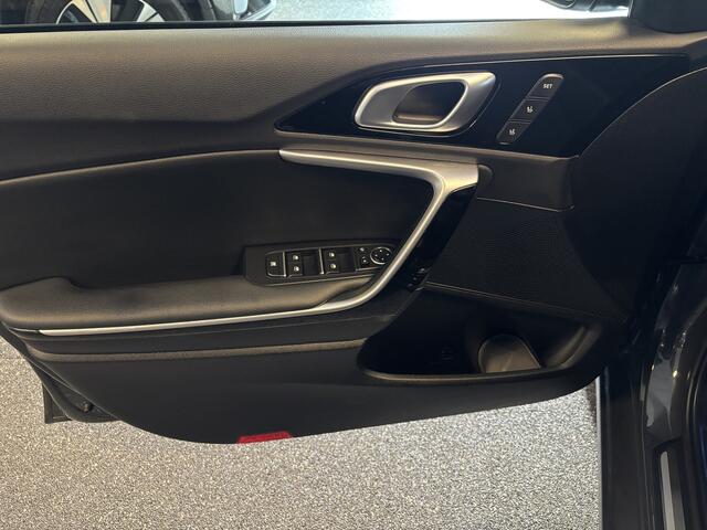 KIA CEE D Ceed Sportswagon 1.6 GDI PHEV Executive Line / Panoramadak / Leer / Stoelventilatie / Apple Carplay / Dab+ / JBL Sound / BLIS / Camera - Trekhaak -