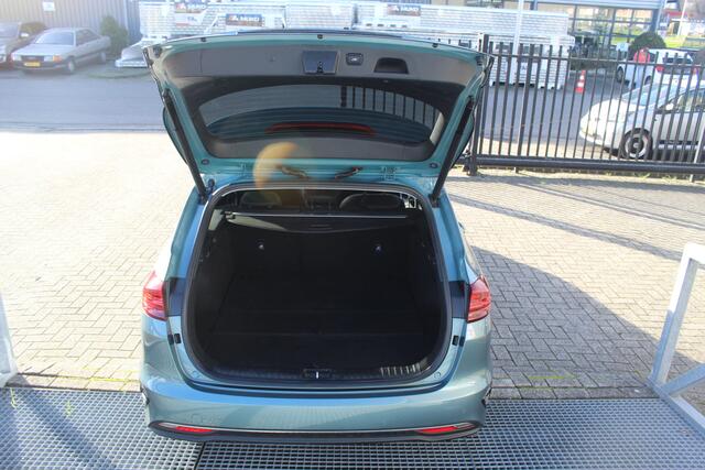 KIA CEE D Ceed Sportswagon 1.0 T-GDi DynamicPlusLine 1ste eigenaar / Orig. NL auto / Dealeronderhouden / Elektrische achterklep / Stoel en stuurverwarming / Trekhaak / Lane assist / Dode hoek detectie / Navigatie / Camera / Apple car play / Climate control / Cruise