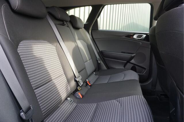 KIA CEE D Ceed Sportswagon 1.5 T-GDi 140pk Automaat DynamicLine + Navi/ Camera/ Carplay/ Garantie!