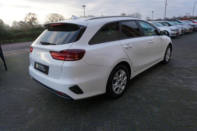 KIA CEE D Ceed Sportswagon 1.0 T-GDi DYNAMICLINE VOLLEDIG DEALER ONDERHOUDEN CAMERA STOEL+STUURVERWARMING ANDROID/APPLECARPLAY(NAVI) ECC AIRCO CRUISECONTROL BLUETOOTH PARELMOER 4X ELECTR.RAMEN/SPIEGELS