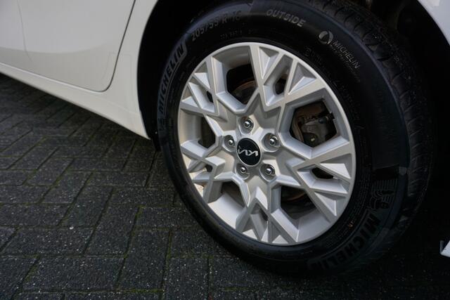 KIA CEE D Ceed Sportswagon 1.0 T-GDi DYNAMICLINE VOLLEDIG DEALER ONDERHOUDEN CAMERA STOEL+STUURVERWARMING ANDROID/APPLECARPLAY(NAVI) ECC AIRCO CRUISECONTROL BLUETOOTH PARELMOER 4X ELECTR.RAMEN/SPIEGELS