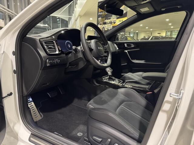 KIA CEE D Ceed 1.5 T-GDi GT-PlusLine GT-PLUSLINE nu op voorraad kom langs bij Kooijman in Naarden