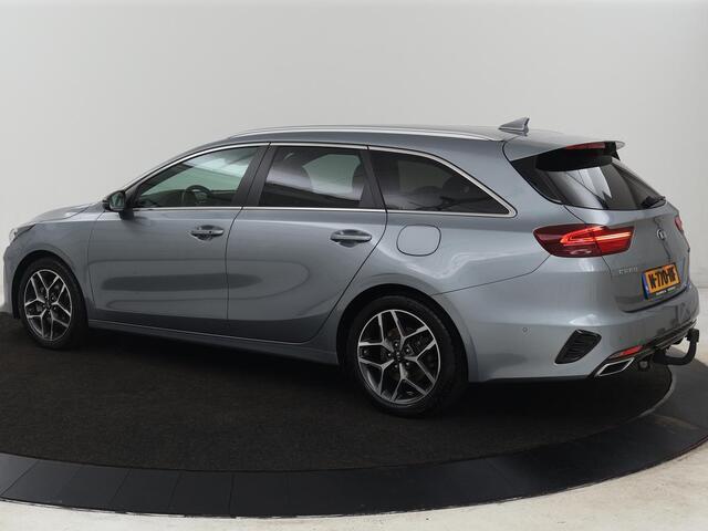 KIA CEE D Ceed 1.5 T-GDi GT-Line | Trekhaak | Stoel & stuurverwarming | Leder/Alcantara | Camera | Adaptive cruise | Park Assist | Climate control | Full LED | Carplay | Navigatie | Sportstoelen