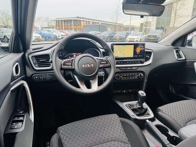 KIA CEE D Ceed Sportswagon 1.0 T-GDi ComfortLine Black Wheels + All 4 season banden Demo auto ! | BTW Auto | Km-stand kan iets varieeren ! | Informeer altijd even of de auto aanwezig is..