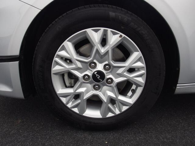 KIA CEE D Ceed 1.0 T-GDi DynamicLine NWE MODEL / NAVI / CLIMA / PDC / CAMERA / DAB+ / CARPLAY / NL-AUTO