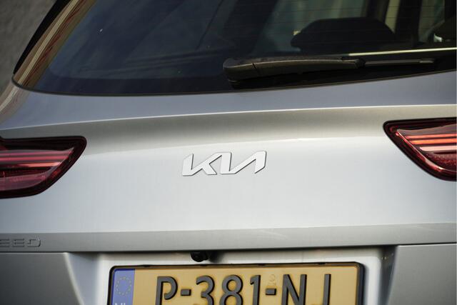 KIA CEE D Ceed Sportswagon 1.0 T-GDi DynamicLine BJ2022 Lmv 16" | Led | Pdc | Navi | Achteruitrijcamera | App-Connect | Climate control | Cruise control | Getint glas